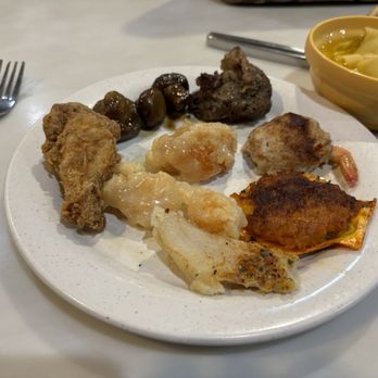 Teppanyaki Grill Supreme Buffet signature dishes Hibachi Chicken
Sweet and Sour Chicken
General Tso's Chicken